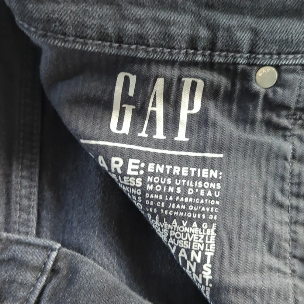 Gap Flare High Rise - Picture 4 of 6